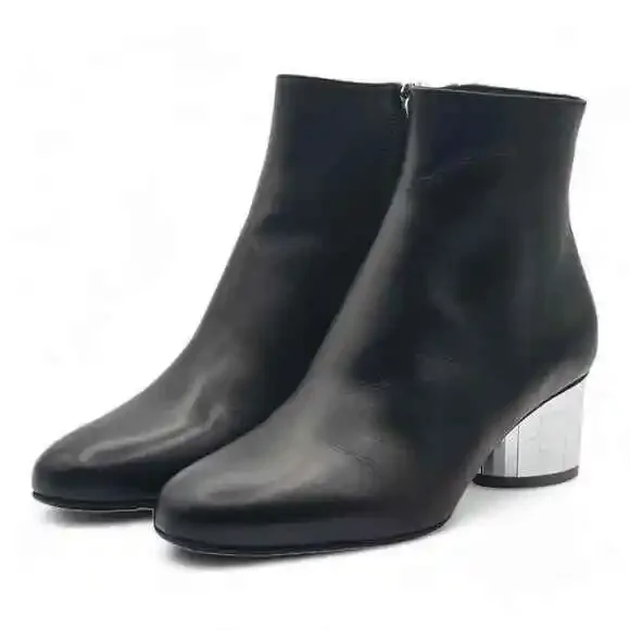 Salvatore Ferragamo Florrie Booties - Leather - Black -$995